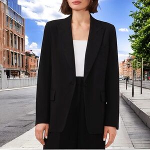 Halogen Black Relaxed Single Button Blazer Size 10
NWT
